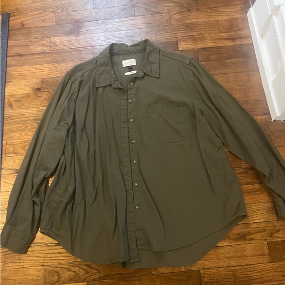 2 piece set- shorts and button-down - Picture 3 of 3